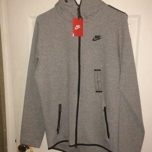 Nike hooded sweatshirt grey.